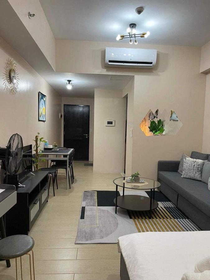 Studio Condo Building 81 Newport Boulevard Manila Bagian luar foto